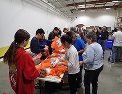 Voluntariado para o banco de alimentos de San Diego